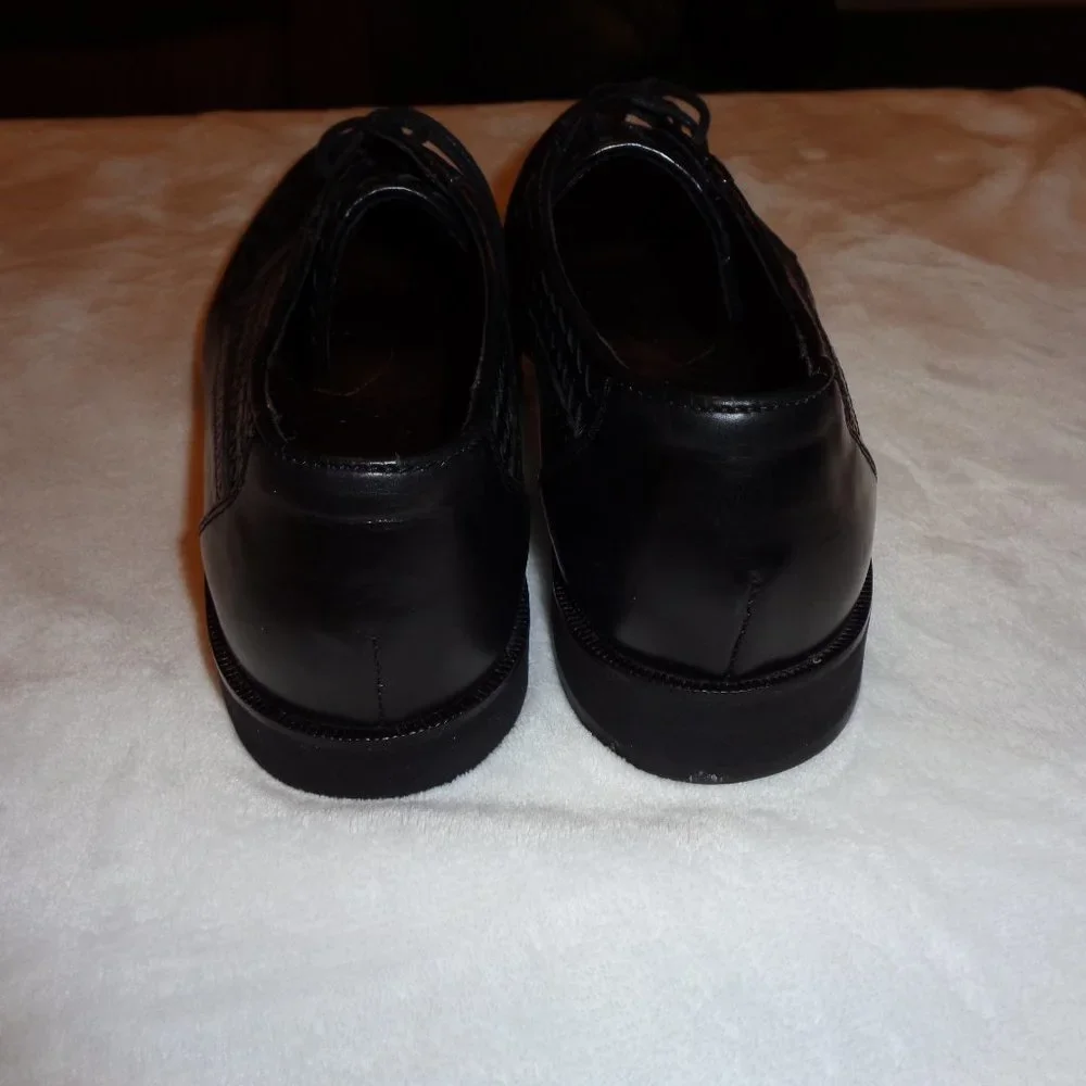 E.T. Wright Men's Size 10.5 Narrow Black Shoes